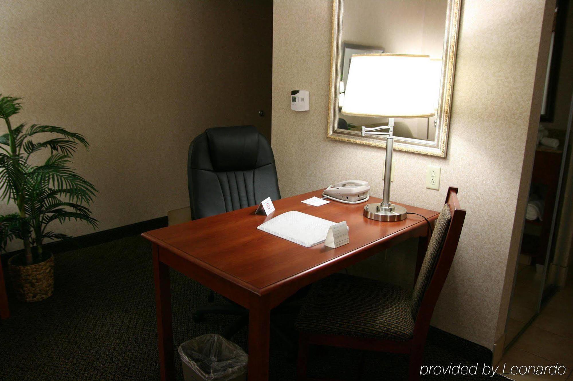 Hampton Inn & Suites Wilmington Bilik gambar